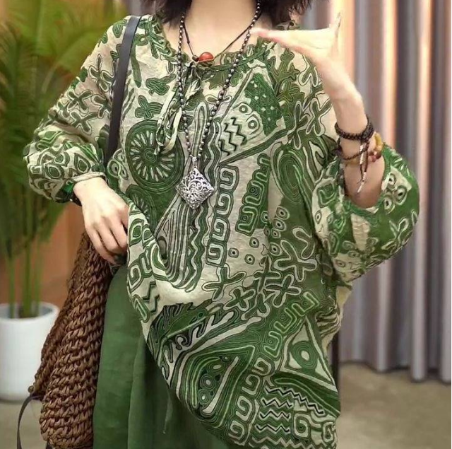 2024 女式大尺碼復古印花 T 卹    ，獨特的設計，獨一無二的你！！廠家直銷限時特價搶購，不要錯過！！