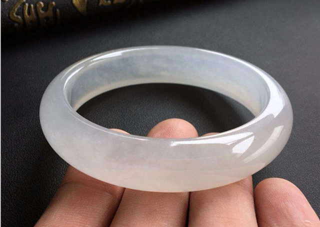 新品上市：玉漢白玉純冰种手鐲